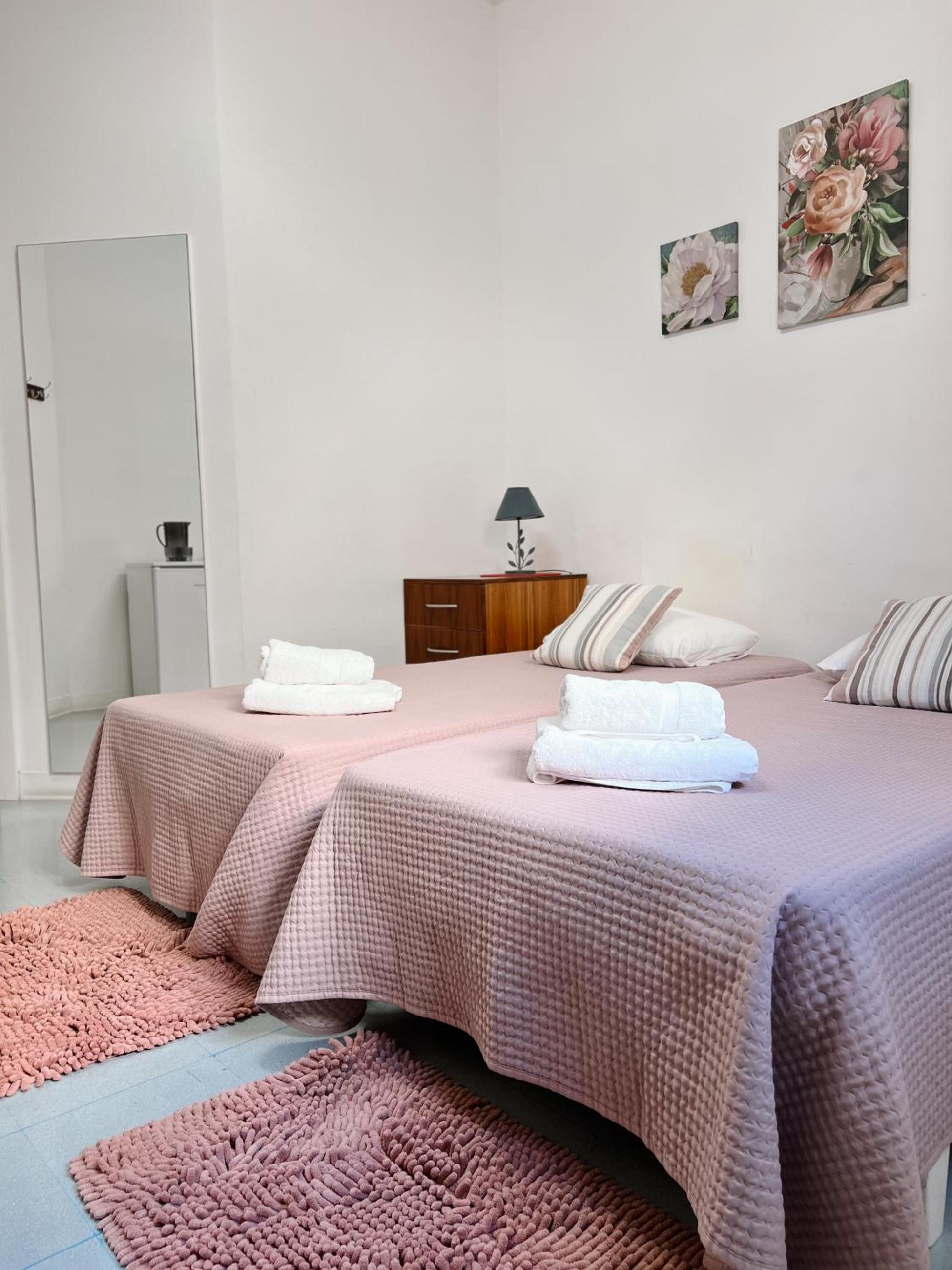 Zweibettzimmer in der Unterkunft Malta Crown guesthouse